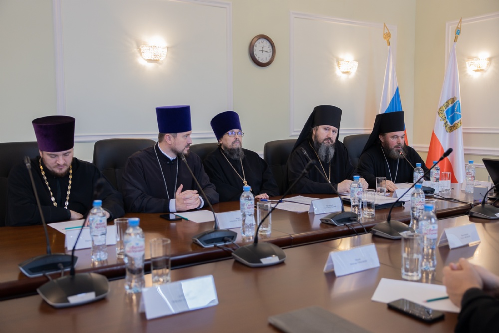 Состоялось расширенное заседание Архиерейского совета Саратовской митрополии