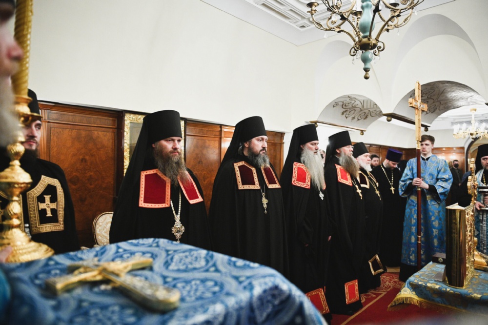 В канун праздника Благовещения Пресвятой Богородицы Святейший Патриарх Кирилл совершил всенощное бдение в Храме Христа Спасителя