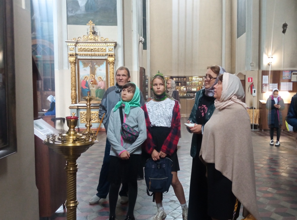 Паломники из Саратова посетили храмы Пугачевского района