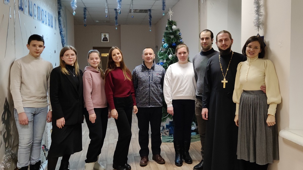 В молодежном обществе состоялась рождественская встреча