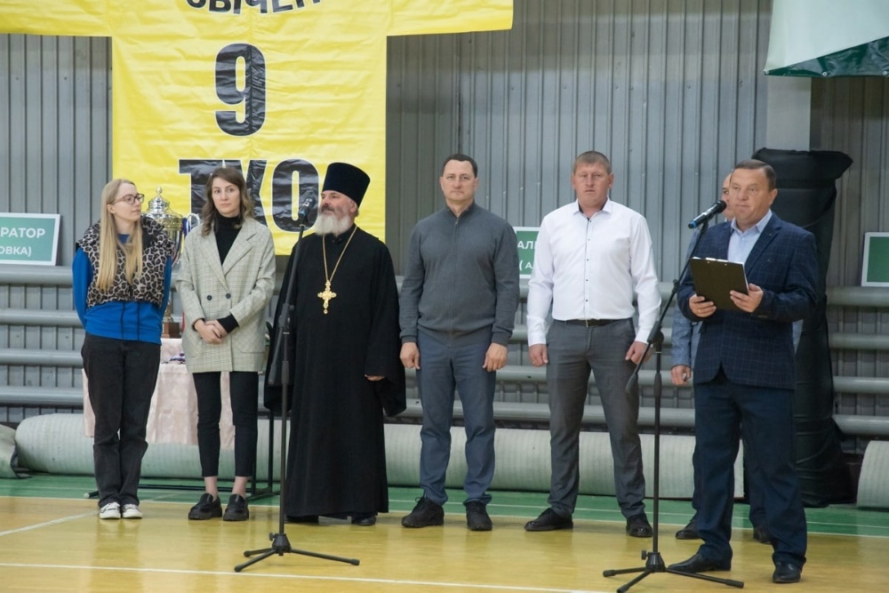 Благочинный Андреевского округа принял участие в открытии областного турнира по мини-футболу