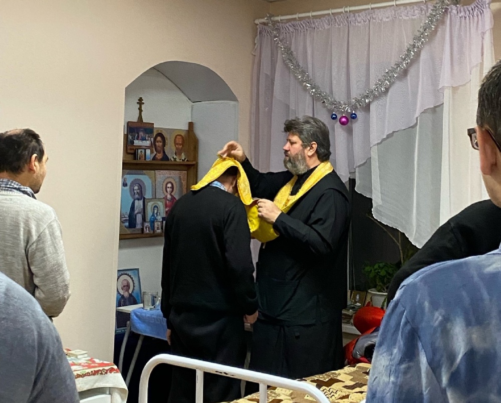 Руководитель епархиального отдела по социальному служению посетил дом-интернат для престарелых