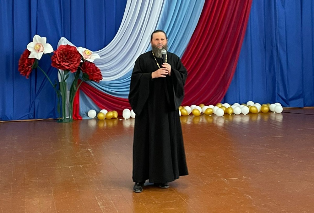 Священник поздравил сотрудников дома-интерната с профессиональным праздником