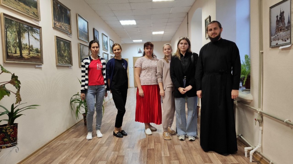 Продолжаются занятия в молодежном обществе