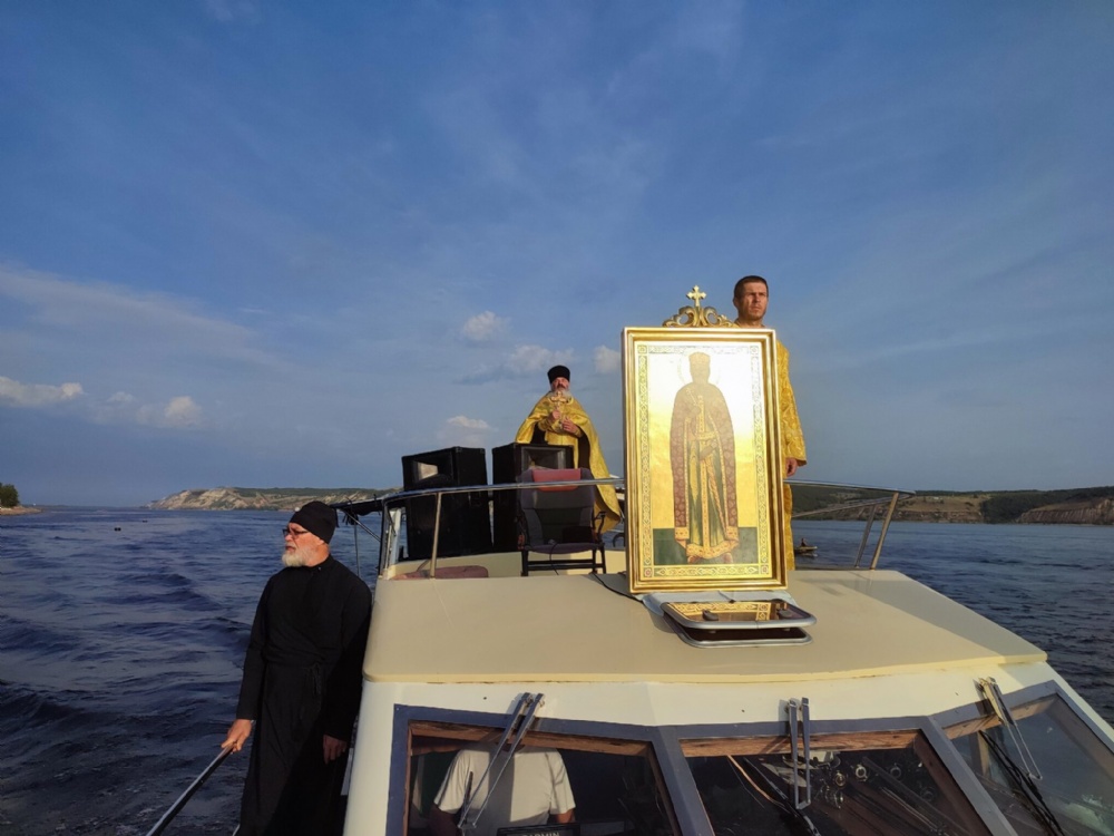Состоялся ежегодный крестный ход по Волге