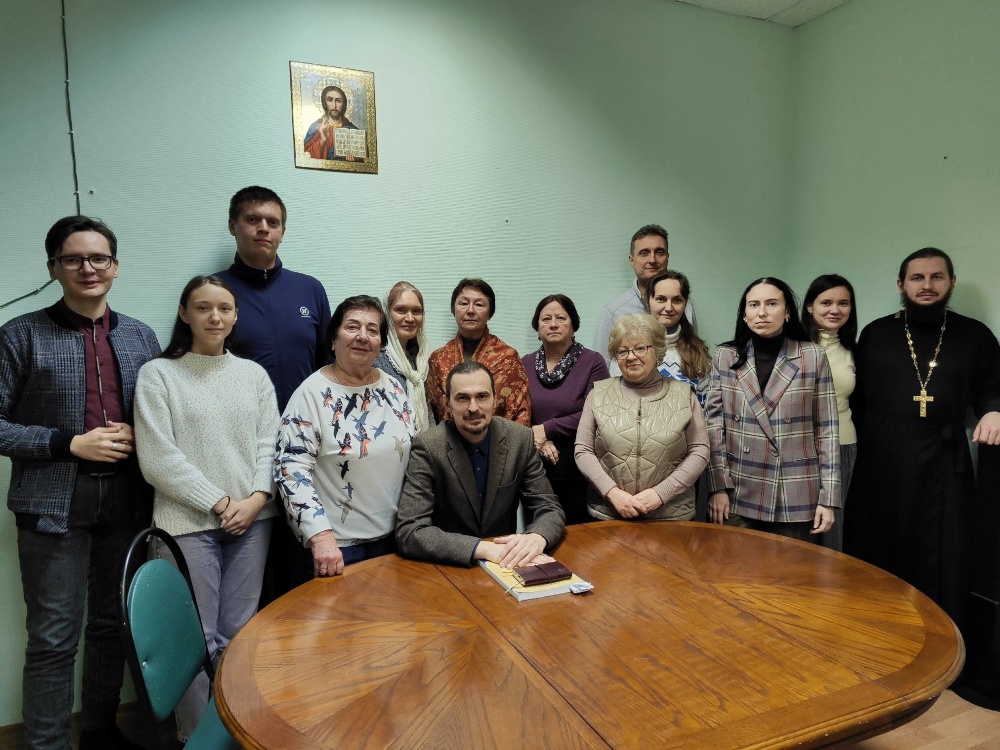 Слушатели церковно-краеведческого лектория узнали об истории и судьбе Христорождественского храма