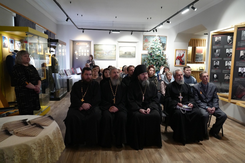 В Пугачевском музее состоялась презентация книги Н.В. Трофимовой об истории Свято-Воскресенского собора