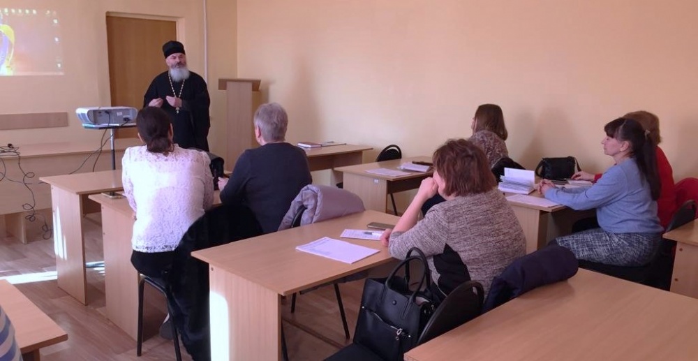 Семинар педагогов ОРКСЭ И ОДНКНР Марксовского района посетил благочинный Андреевского округа