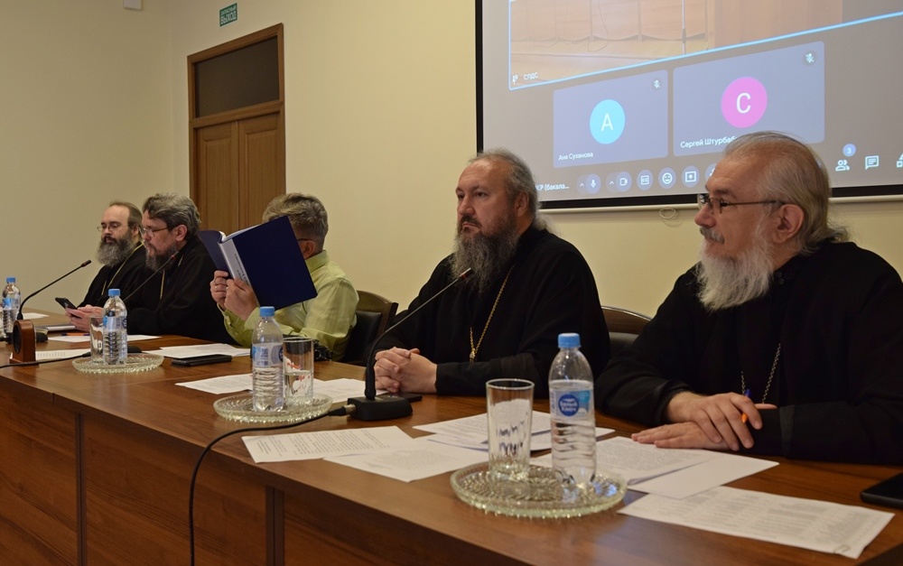 Епископ Варфоломей принял участие в защите выпускных работ СПДС
