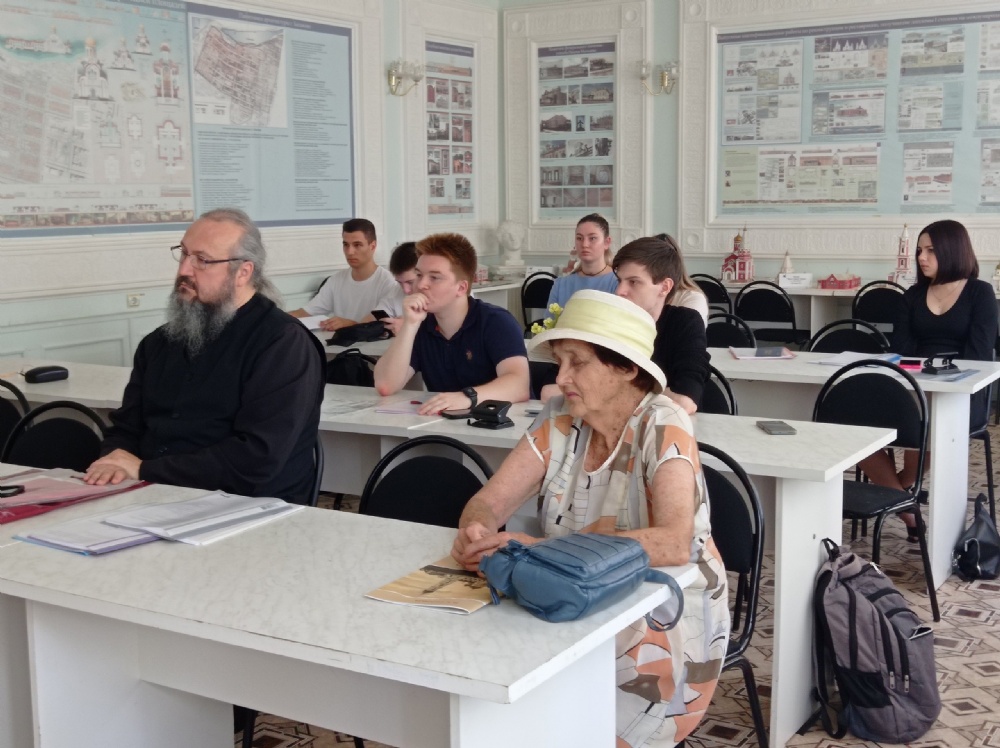 Епископ Варфоломей принял участие в обсуждении результатов прохождения учебной практики студентов БИТИ