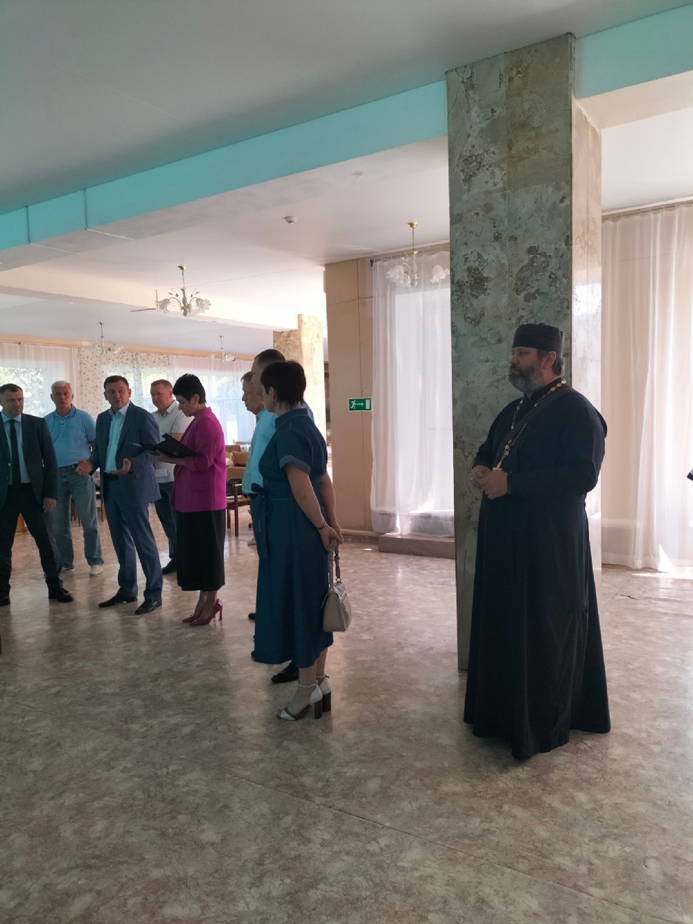 Руководитель епархиального социального отдела встретился с эвакуированными из Курской области