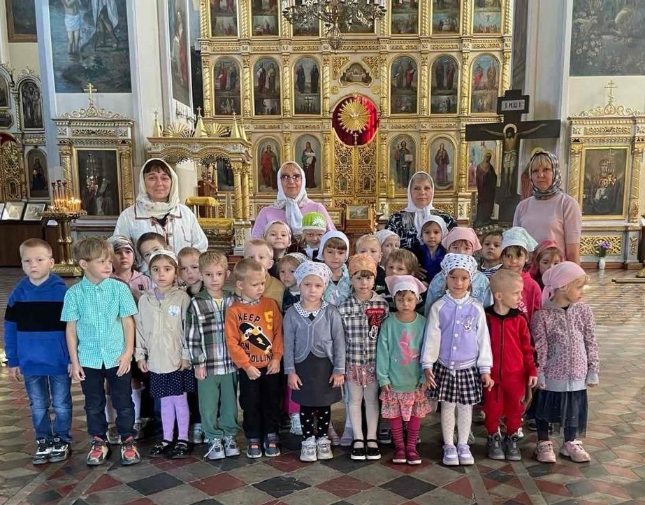 Юные жители города Пугачёва побывали в Свято-Воскресенском соборе