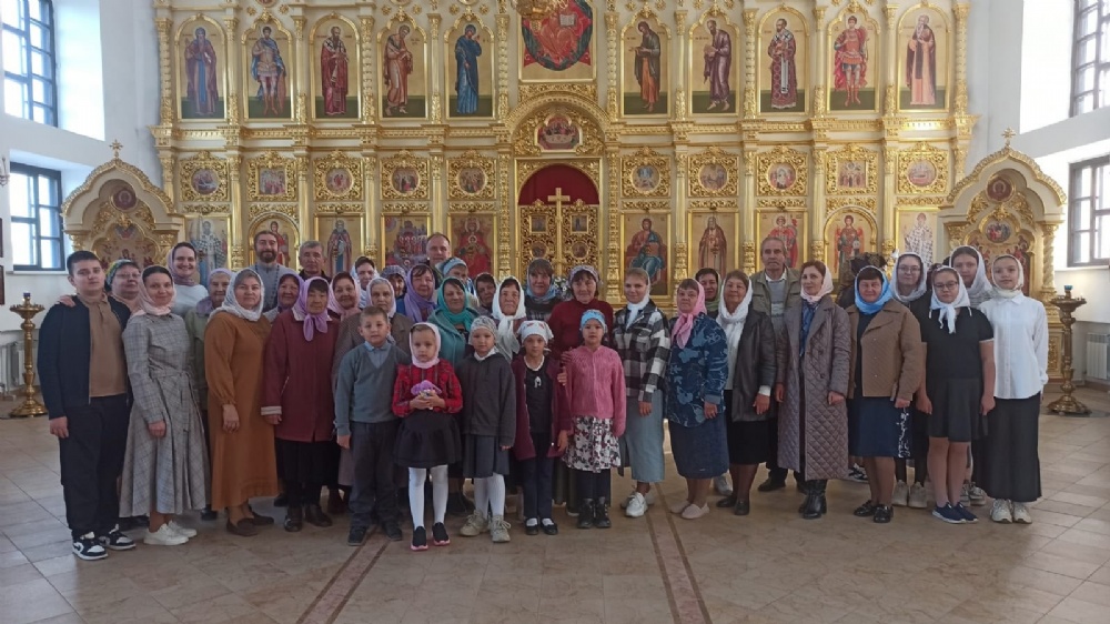 Прихожане храма Державной иконы Божией Матери п. Горный организовали праздник для пожилых людей