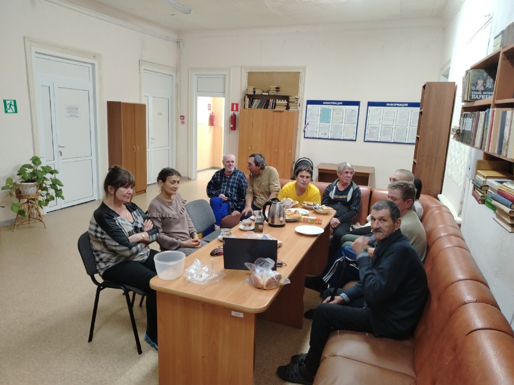 В Комплексном центре социального обслуживания населения Балаковского района состоялся просмотр фильма о сострадании и милосердии