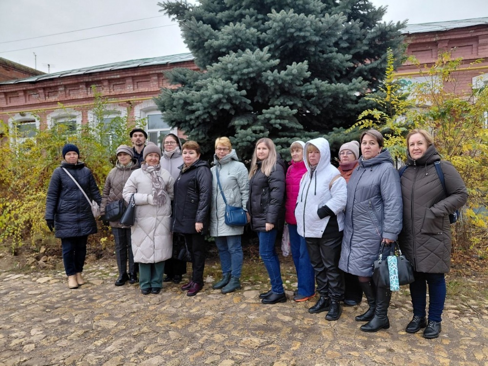 Прошла экскурсия по Старому городу для сотрудников городских библиотек