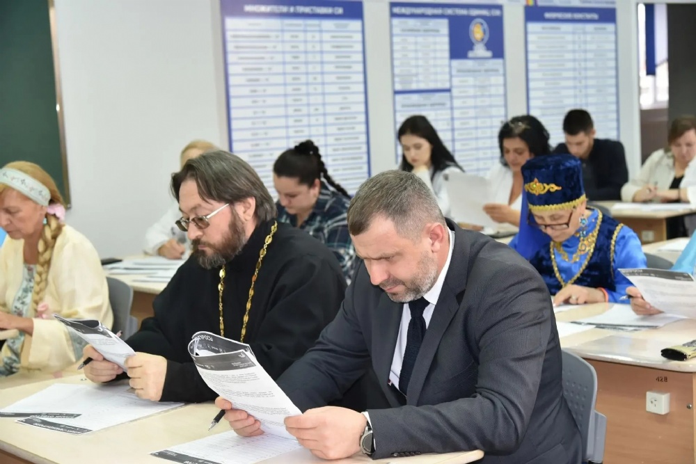 Священник принял участие во Всероссийской просветительской акции «Большой этнографический диктант»