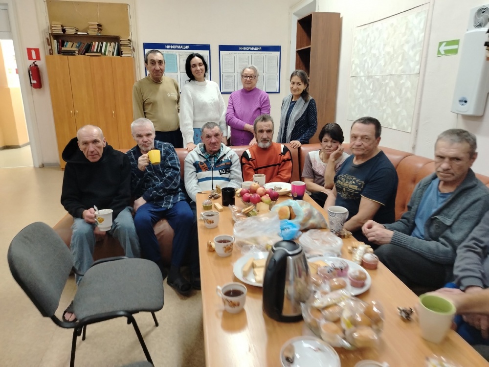 Волонтеры «БлагоДарю64» вместе с подопечными Центра ночного пребывания посмотрели художественный фильм «Притчи»
