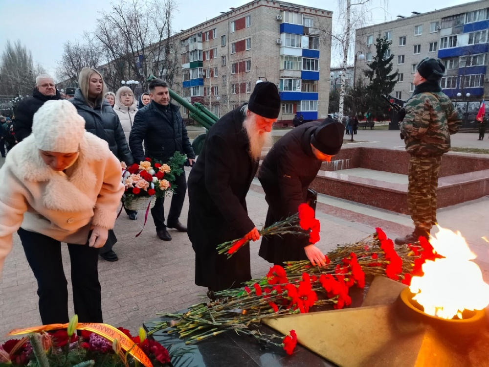 Священнослужители приняли участие в памятных мероприятиях, посвященных Дню Героев Отечества