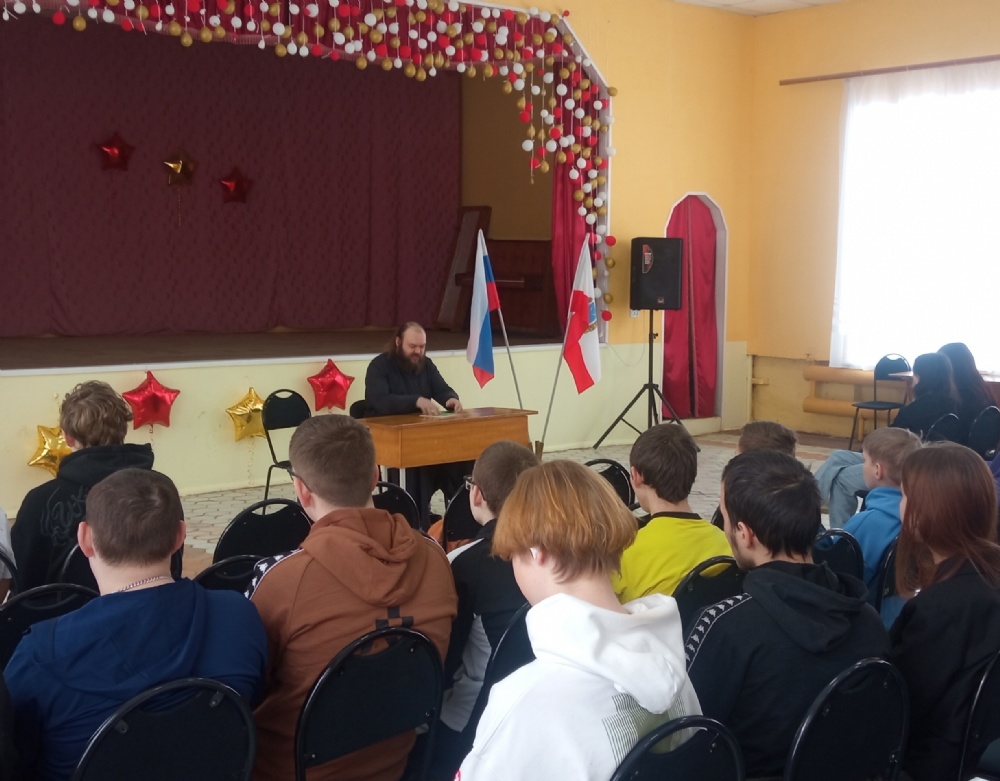 Студентам Пугачевского аграрно-технологического техникума рассказали о покаянии и прощении