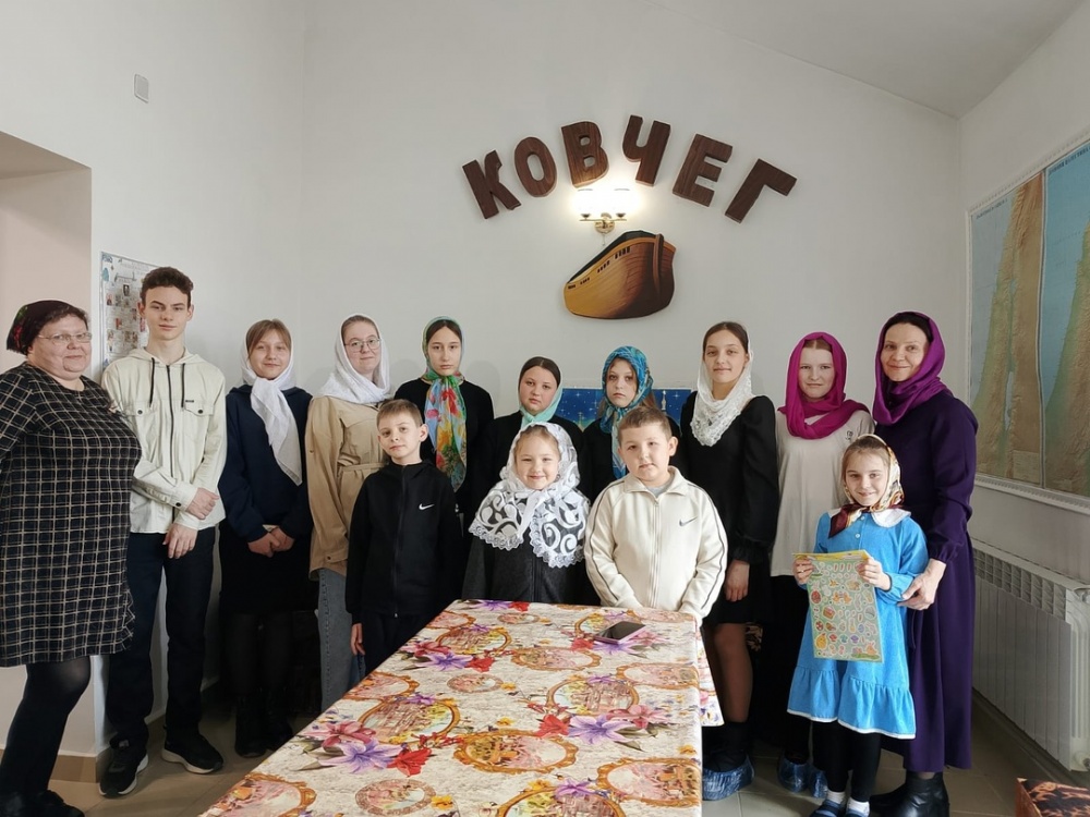 Состоялось совместное мероприятие воскресной школы «Ковчег» и учащихся средней школы п. Михайловский