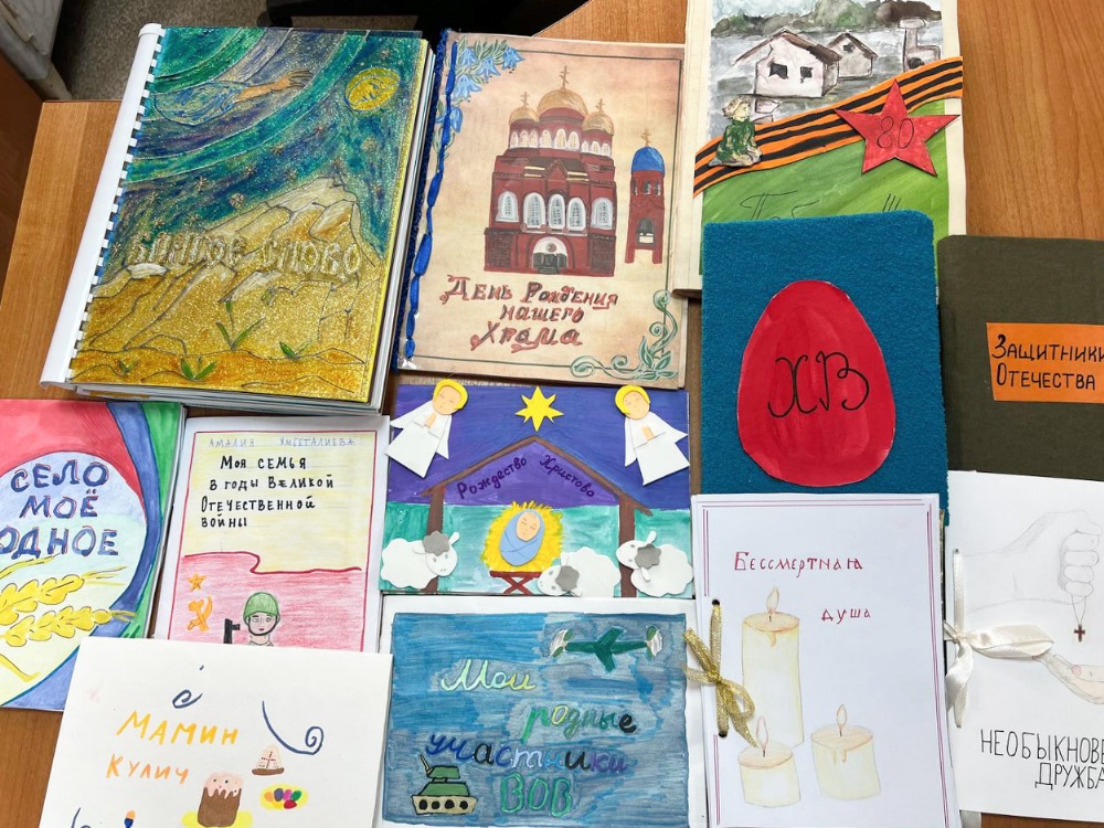 Подведены итоги епархиального конкурса рукописных книг «Духовные истоки»
