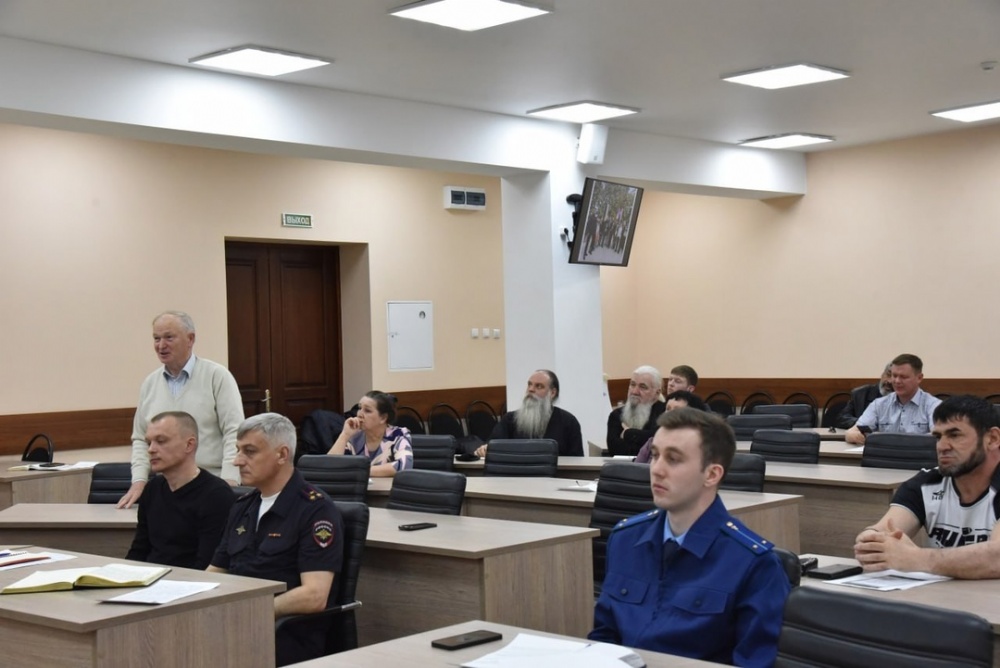 Благочинный Троицкого округа принял участие в Совете по межнациональным и межконфессиональным отношениям