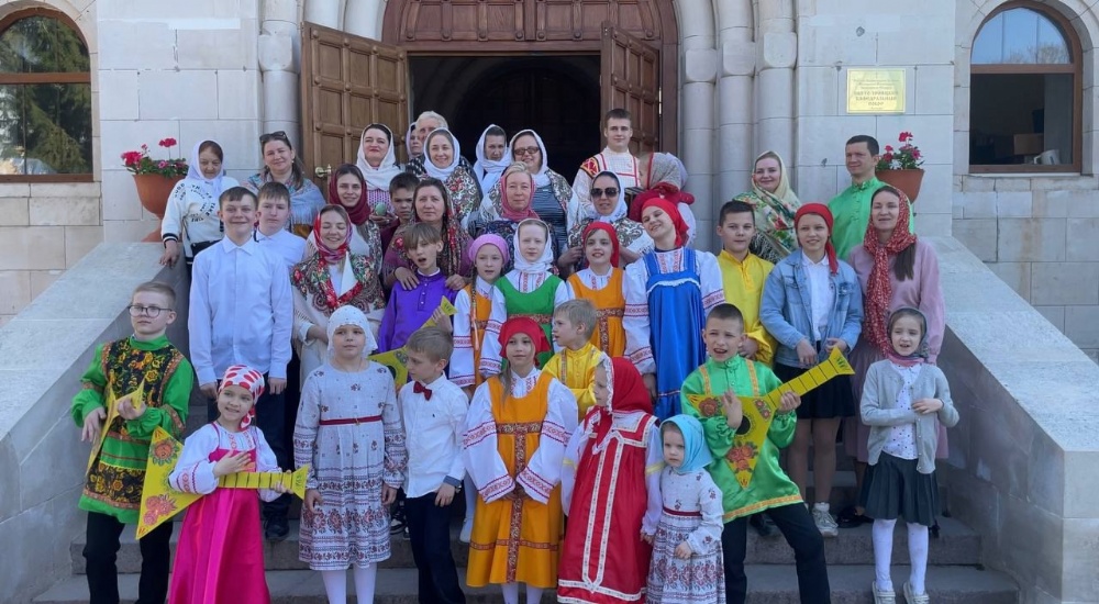На приходах Балаковской проходят праздничные пасхальные мероприятия