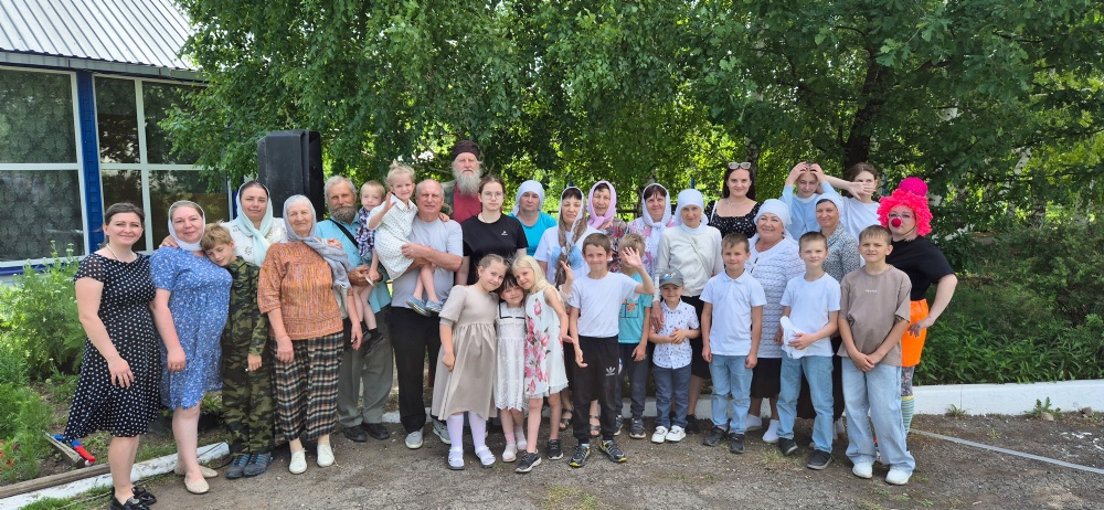 В Перелюбе состоялся праздник по случаю годовщины освящения храма Архангела Михаила