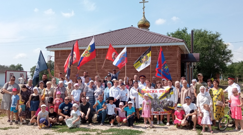 В Иоанно-Предтеченском храме Пугачёва состоялся приходской праздник
