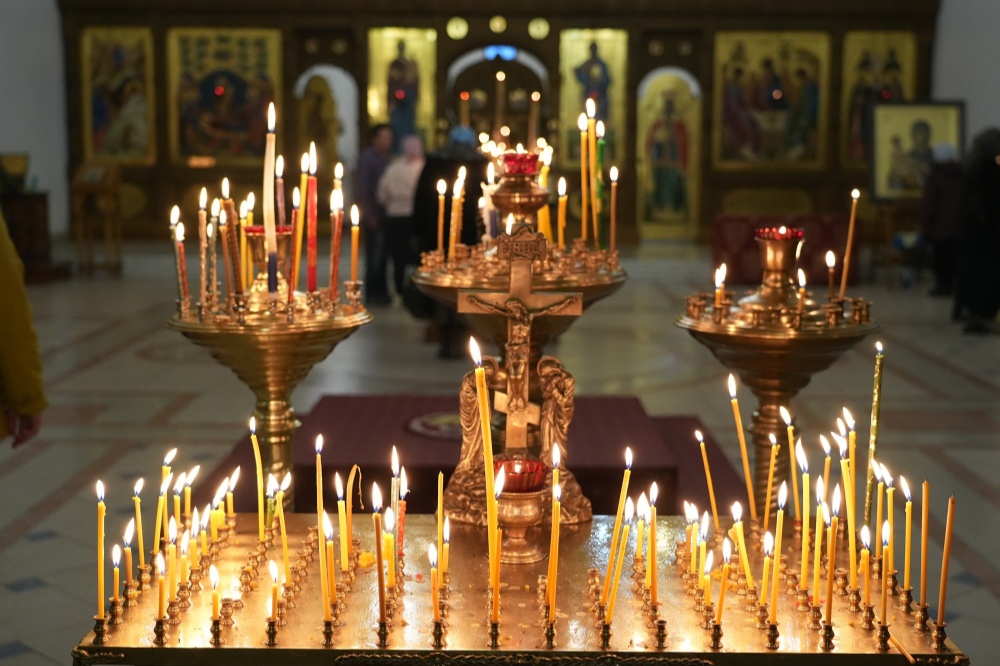В храмах Балаковской епархии вознесены молитвы о пострадавших при обрушении жилого дома в Саратове