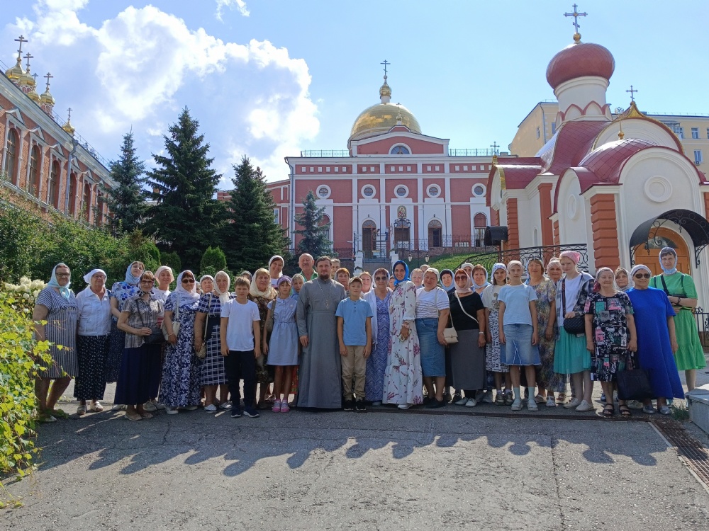 Прихожане храма Рождества Христова г. Балаково совершили паломническую поездку в Иверский монастырь