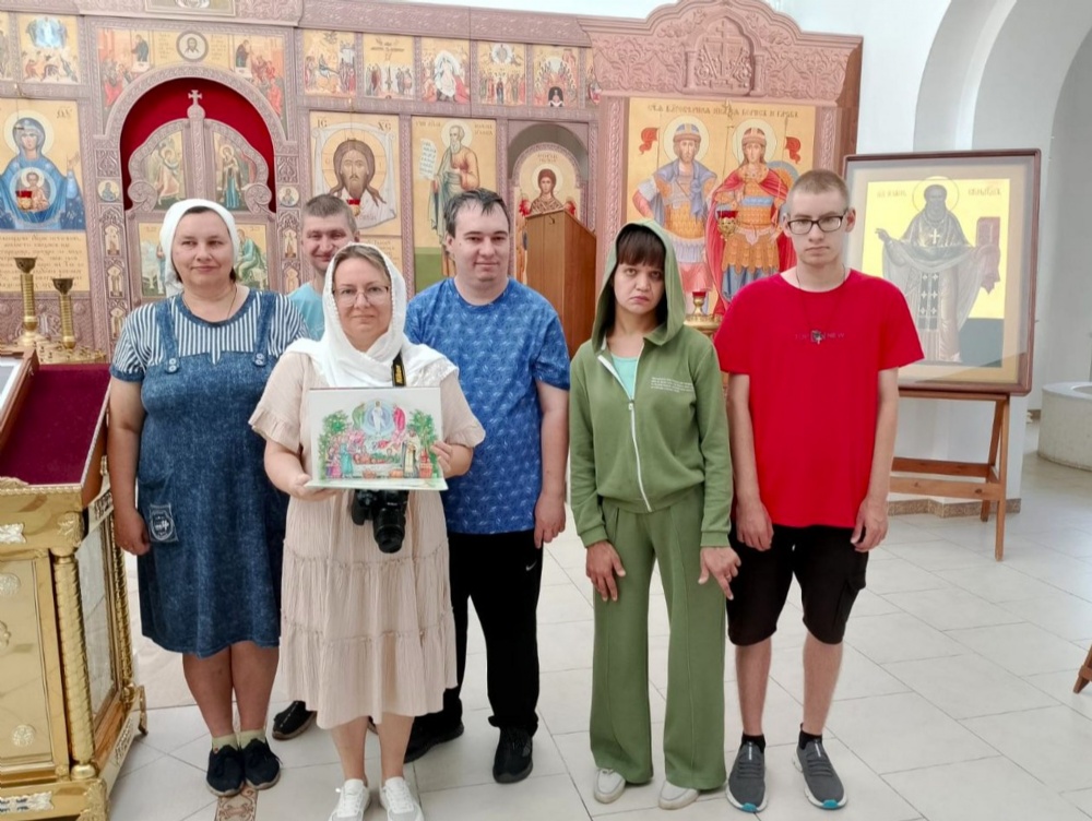 Подопечные Комплексного центра социального обслуживания населения Балаковского района посетили храм Иоанна Богослова