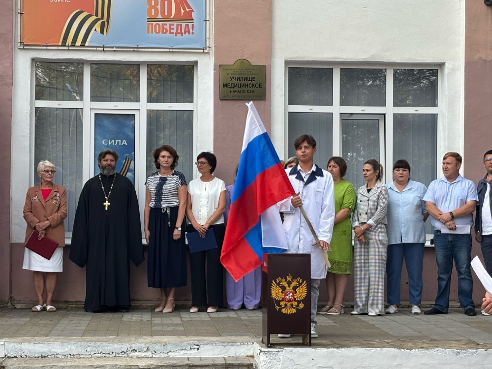 Священники Балаковской епархии поздравили студентов с началом учебного года