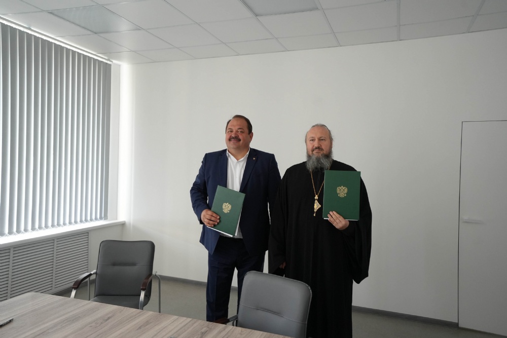 Состоялось подписание договора о сотрудничестве Балаковской епархии с Балаковским промышленно-транспортным техникумом им. Н.В. Грибанова