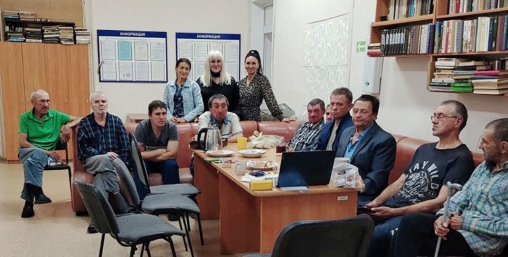 Волонтеры общества «БлагоДарю64» провели встречу с подопечными Балаковского центра для бездомных