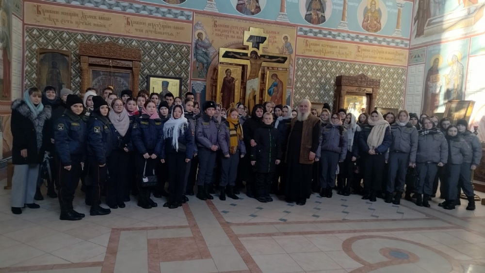 Студенты Губернаторского колледжа побывали на экскурсии в Свято-Троицком кафедральном соборе