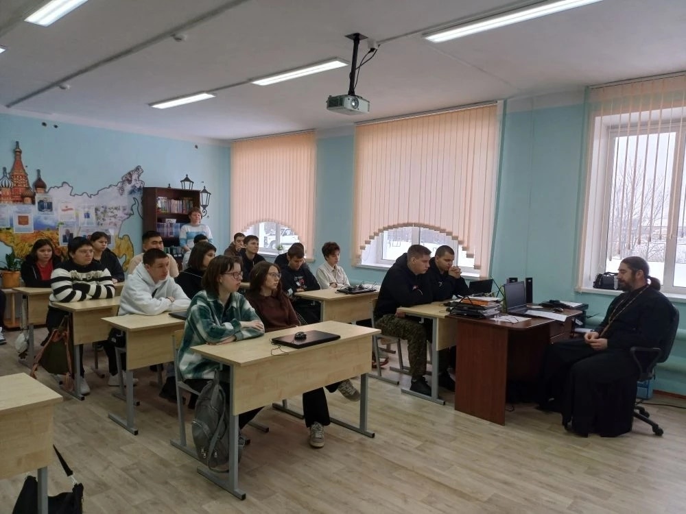 Священник рассказал лицеистам о вреде сквернословия