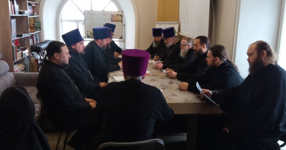 В Свято-Воскресенском соборе состоялось собрание Николаевского и Духовницкого благочиний