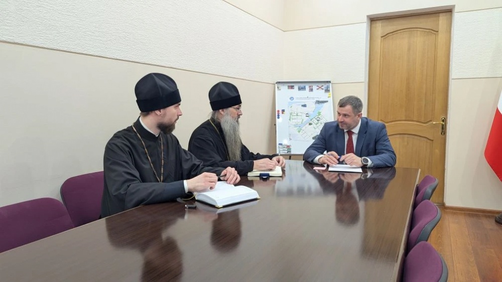 Епископ Иннокентий встретился с главой Балаковского муниципального района Сергеем Владимировичем Барулиным