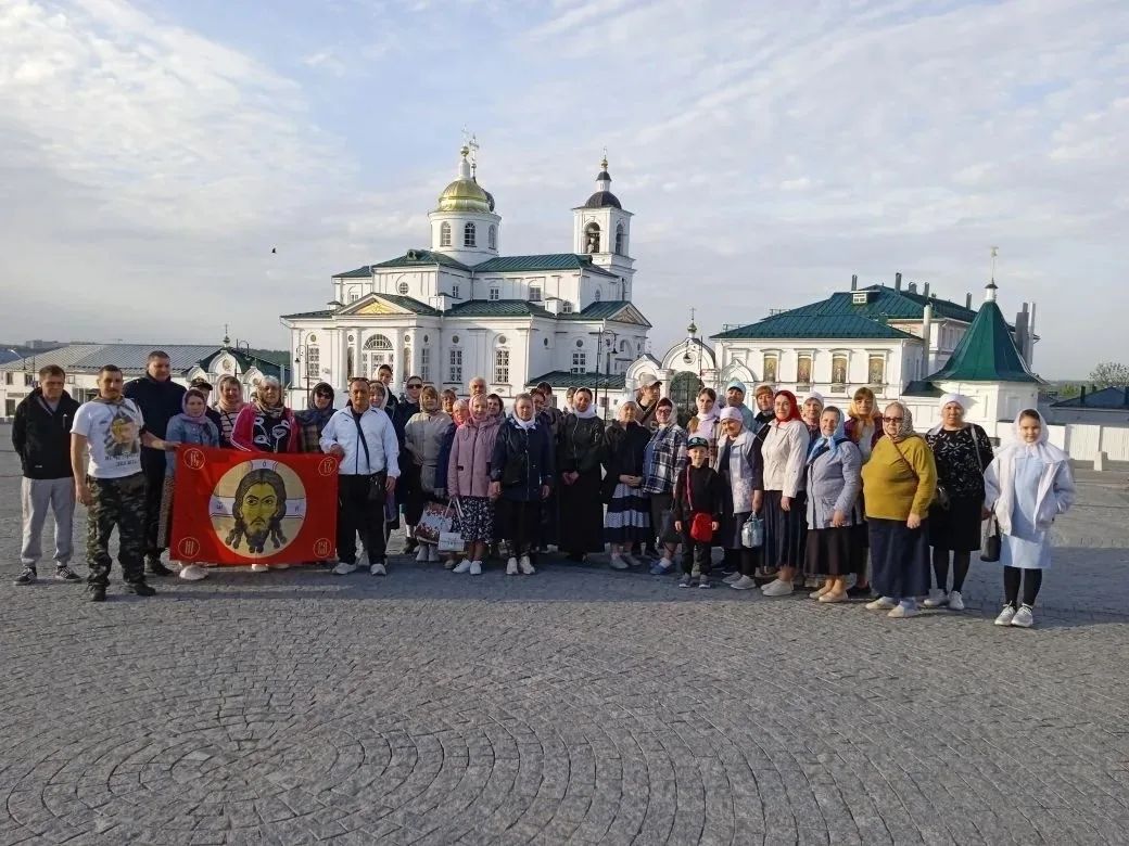 Паломники из Балаковской епархии съездили в Арзамас и Дивеево
