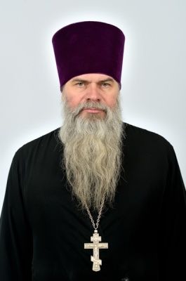 Священник Олег Варначев