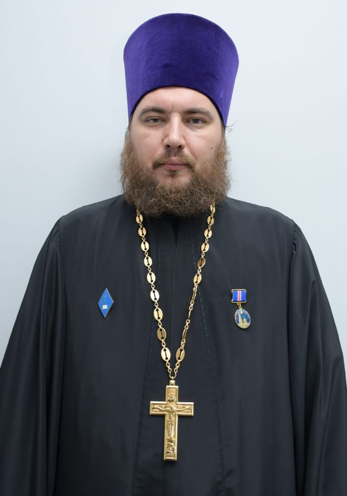 Священник Владислав Тихонов