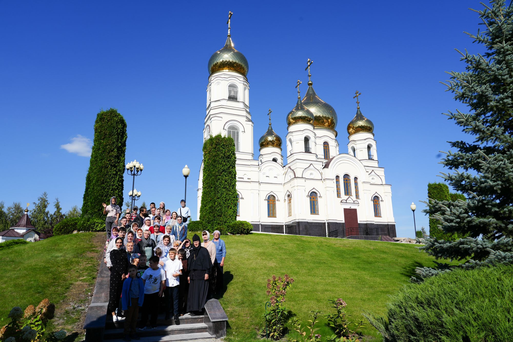 Состоялась паломническая поездка в Хвалынск в рамках проекта «Крылья веры для особенных сердец»